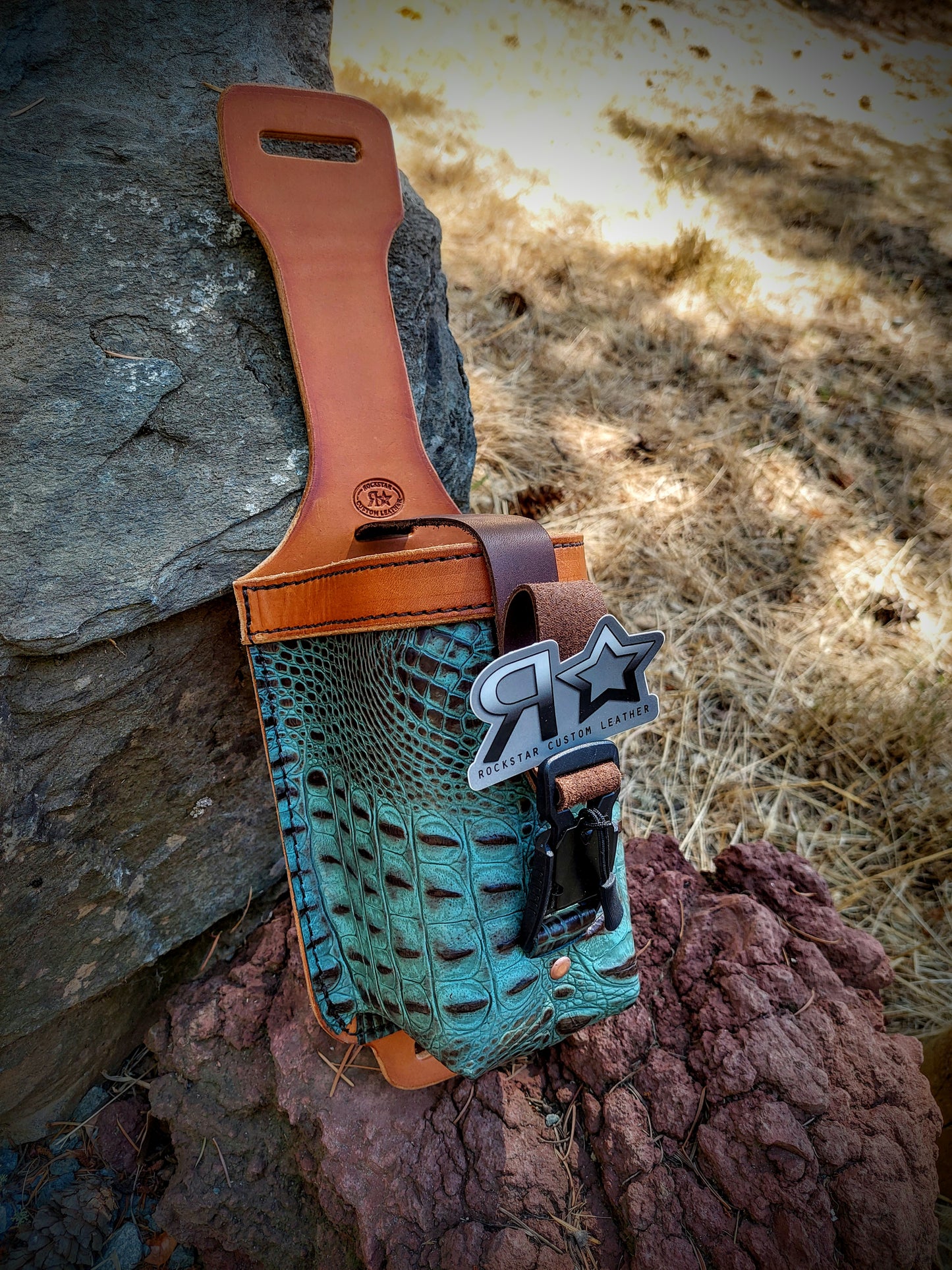 Turquoise Gator Water Bottle Holder For Saddle